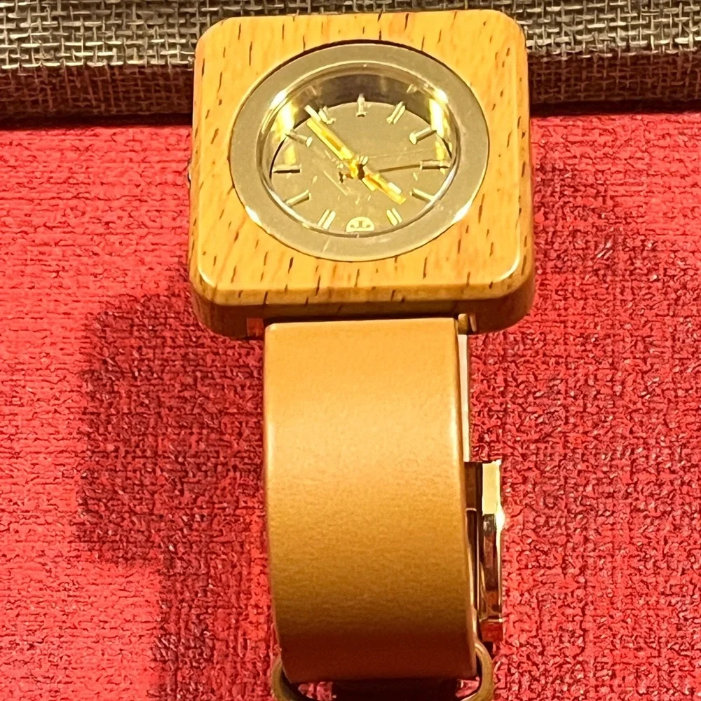 TORY BURCH AUTHENTIC ‘LIZZIE’ SQUARE FAUX WOOD DESIGN GENUINE LEATHER WATCH - Picture 7 of 17